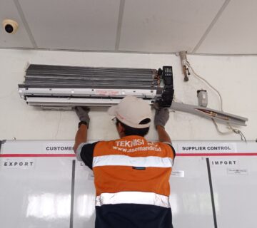 Pengecekan dan Cleaning AC di PT Baruna Raya Logistics